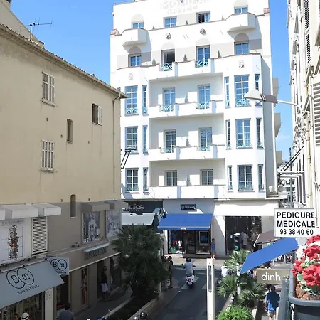 Viva Riviera - 5 Rue Commandant Andre *
